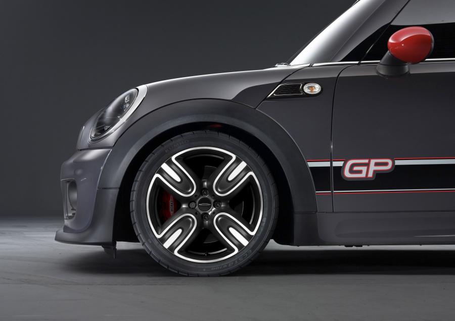  Mini Cooper GP JCW 2012 года  (фото 4 из 14)